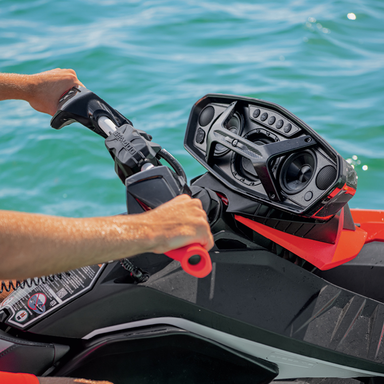 Sea-Doo SPARK TRIXX｜手ごろな価格で燃料効率に優れる｜Sea-Doo | Sea 